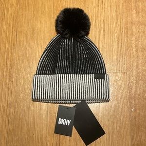 DKNY BEANIE WITH FAUX FUR POM POM